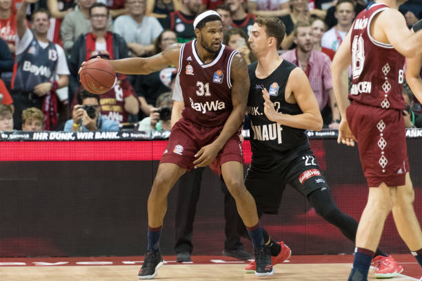 曼联为何盯 曼联为何盯