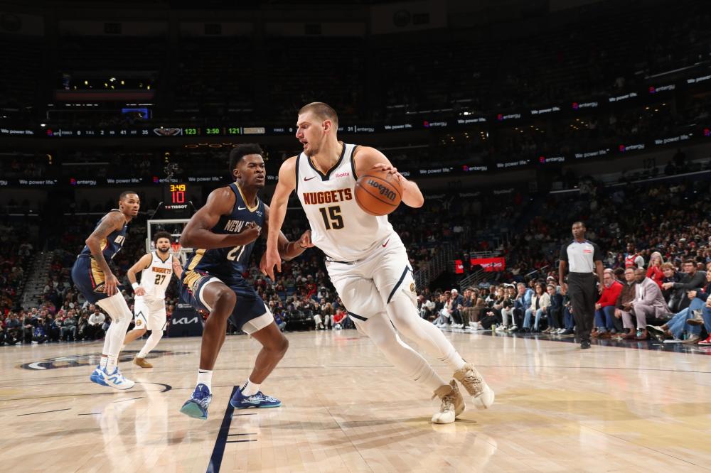 个篮板并送 个篮板并送