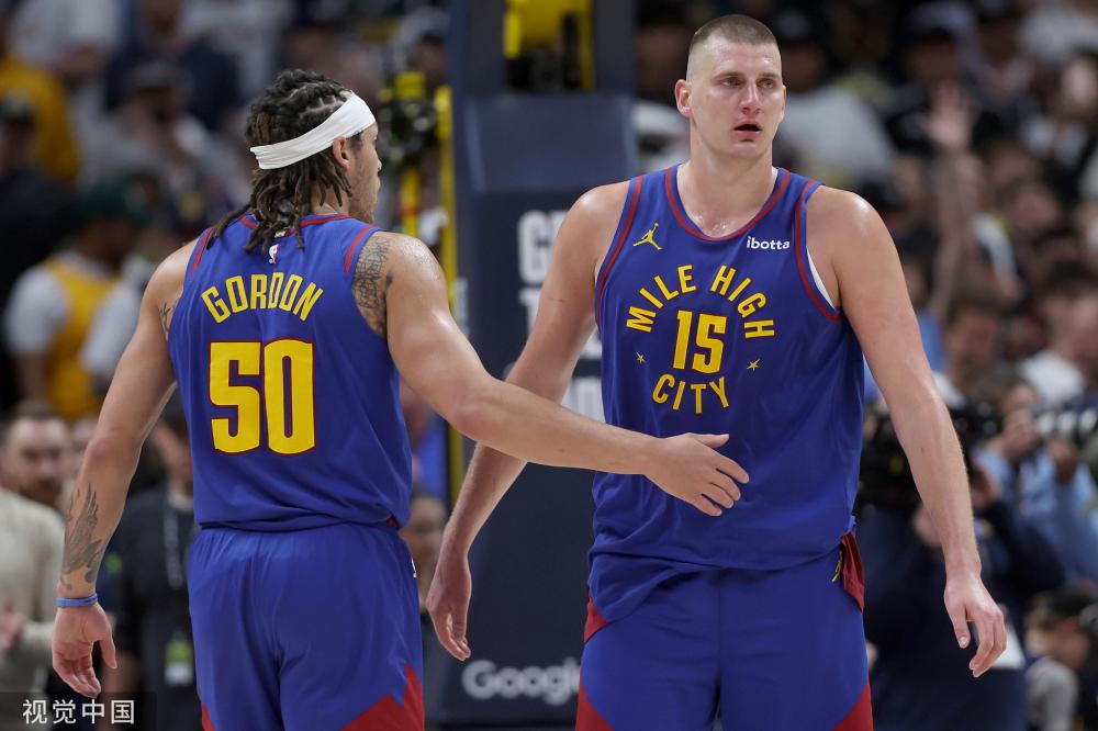 年薪创下亚 年薪创下亚